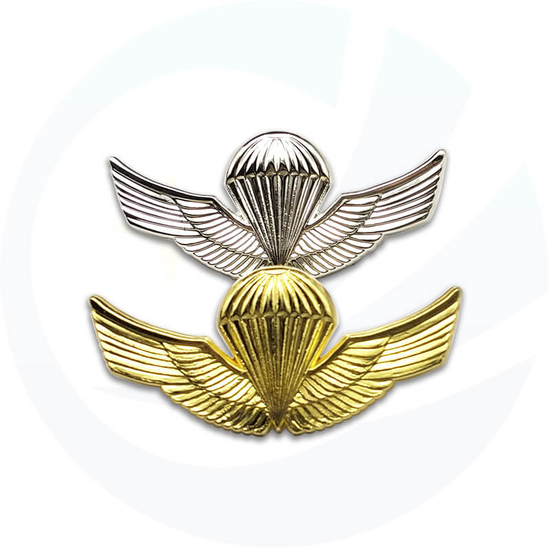 Insignia de policía militar de oro grande de bronce