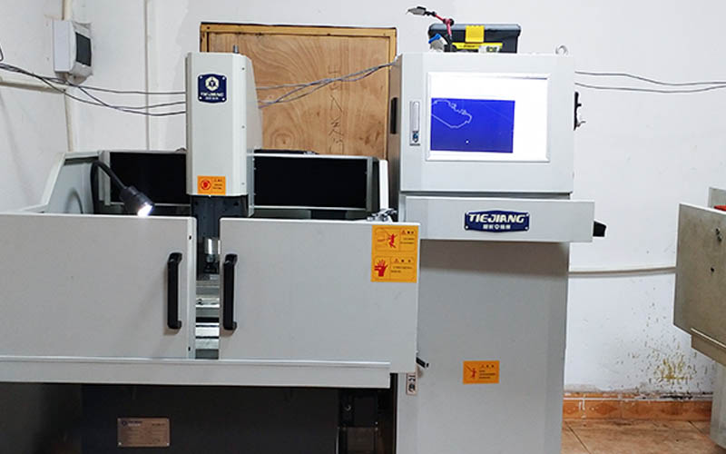 Mold making machine